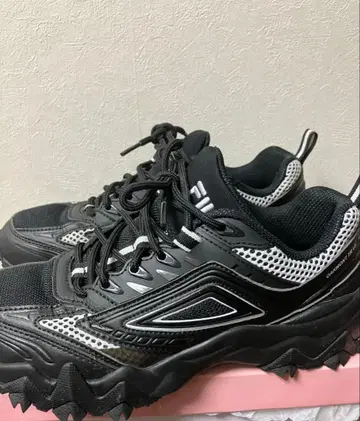 FILA 스니커즈 블랙/화이트