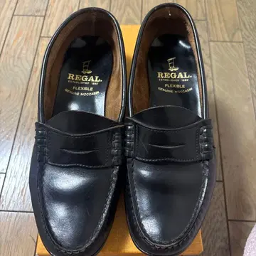 새상품급 리걸 24.5cm REGAL 코인 로퍼 2414 블랙