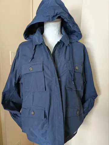 에디바우어 네이비 후드 부착 마운틴 파카