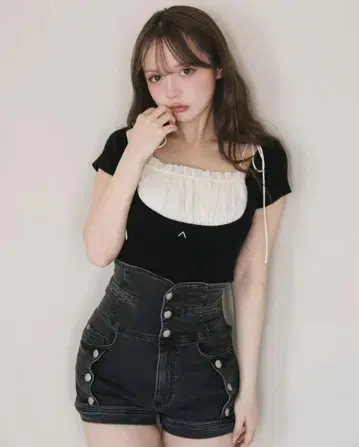 andmary mew frill tops black 앤드마리 상의
