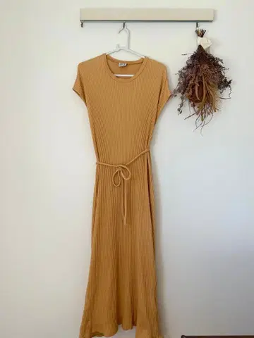 BASErange Shaw Kaftan 민소매 드레스