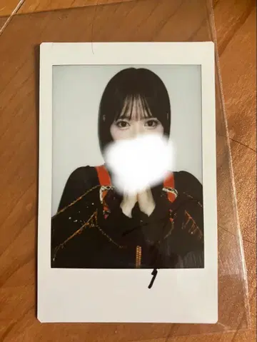 진세이 스즈카 블랙 의상 폴라로이드