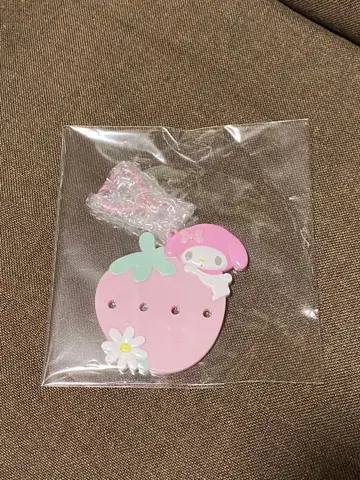 딸기 모양 캐릭터 키링