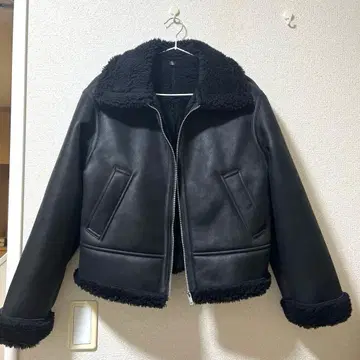 GU 인조 가죽 무스탕 터치 플라이트 자켓 블랙 L 사이즈