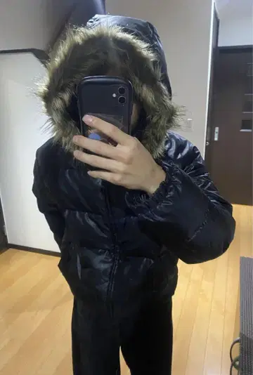 퍼 후드 다운 자켓 블랙 광택 Y2K 시크 스타일 그런지 크롭 기장