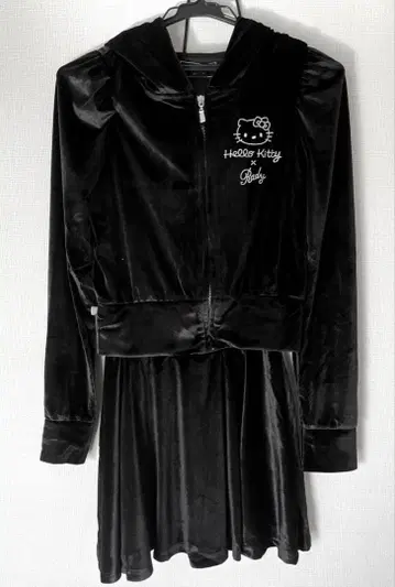 [ 택 포함 새상품 ] Rady 헬로키티 콜라보 원피스