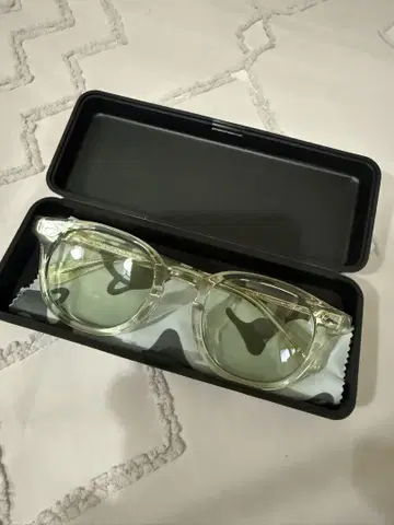 Zoff 클리어 프레임 그린 렌즈 안경
