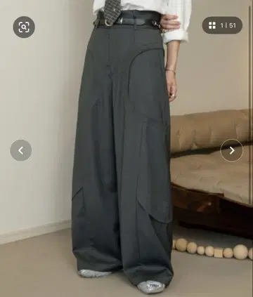 와이드 스트레이트 커브 턱 트라우저 그레이