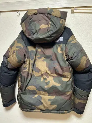 THE NORTH FACE 다운 자켓 ND91845 카모플라쥬