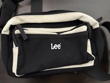 Lee 숄더백 블랙/베이지