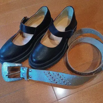 스트랩 통굽 신발과 벨트 세트