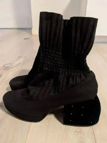 미키오 사카베 MIKIO SAKABE 플리츠 숏부츠