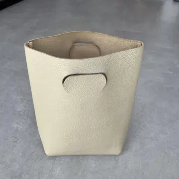 Hender Scheme 소가죽 베이지 핸들 토트백