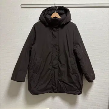 유니클로 다크 브라운 후드 탈부착 가능 다운 자켓