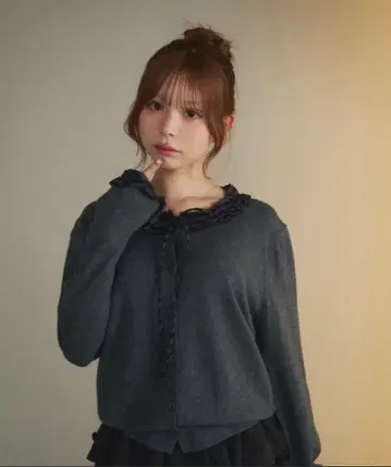 TITTY&CO. 체크 프릴 가디건 그레이