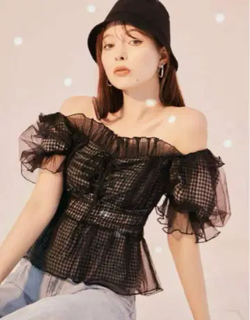 snidel 스나이델 개더 프릴 오프숄더 블라우스 체크