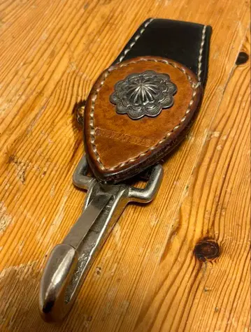 THE FLAT HEAD 플랫헤드 코도반 콘초 키링