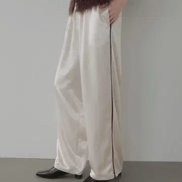 LIAN 새틴 라인 이지 팬츠 택 포함 새상품