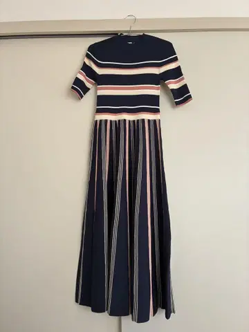 eimy istoire 랜덤 보더 플레어 니트 원피스