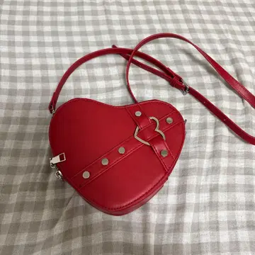 레드 하트형 숄더백