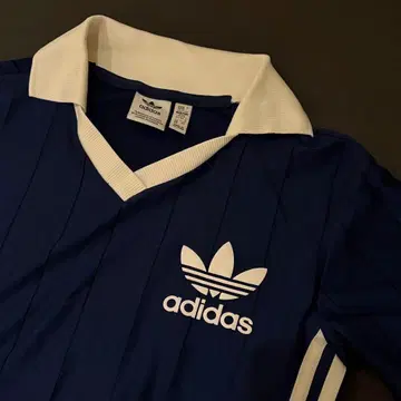 adidas Originals 니트 카라 부착 반팔 원피스