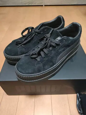 PUMA by Rihanna FENTY 스웨이드 크리퍼
