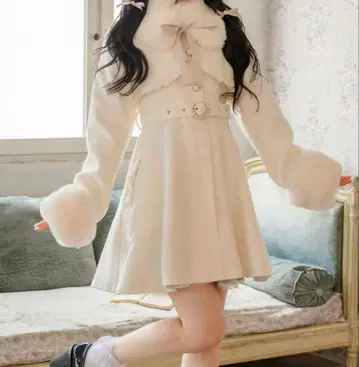ROJITA 로지타 펄 참 티펫 포함 볼레로풍 코트