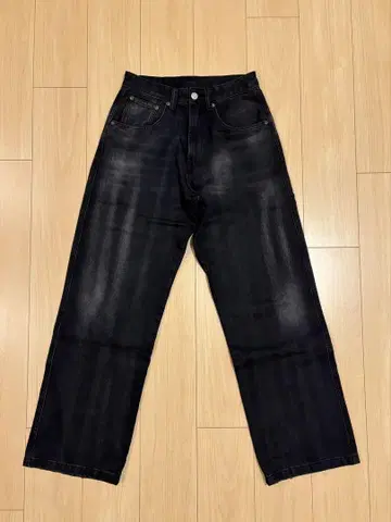 블랙 워시 데님 스트레이트 레그