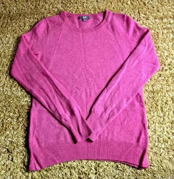 UNIQLO 캐시미어 100% 니트 스웨터 M 사이즈 긴팔