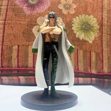 해군 대장 아라마키 피규어