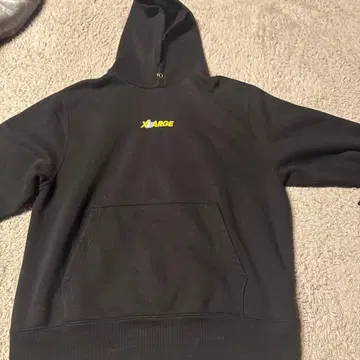 FR2와 Xlarge의 후드티입니다