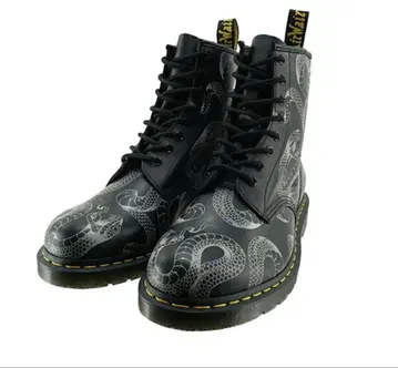닥터마틴 Dr.Martins 1460 8홀 부츠 UK6