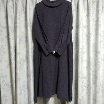 다크 퍼플 카라 부착 롱 원피스