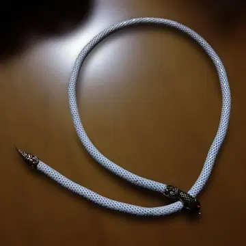 화이트 뱀 디자인 목걸이 & 벨트 대응