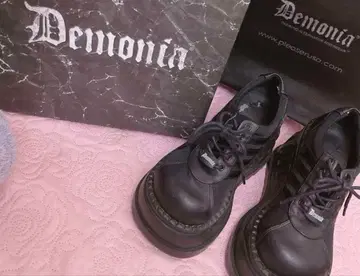 Demonia 블랙 플랫폼 스니커즈 통굽