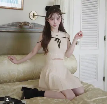 다리치 허리 오픈 스트링 니트 미니 원피스