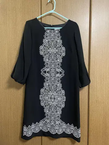 블랙 무늬 7부 소매 원피스