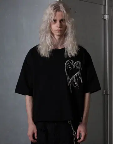 GRANCY 데미지 하트 자수 하프 슬리브 T 블랙 S 사이즈