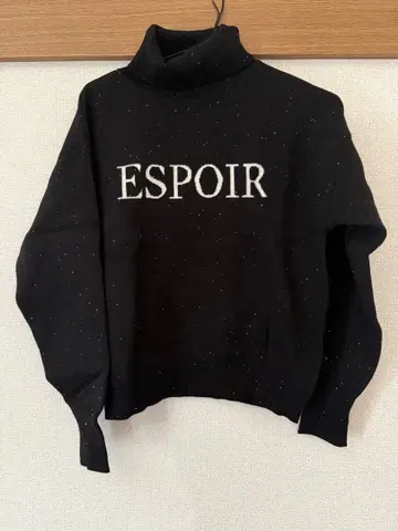 ESPOIR 스팽글 장식 터틀넥 니트