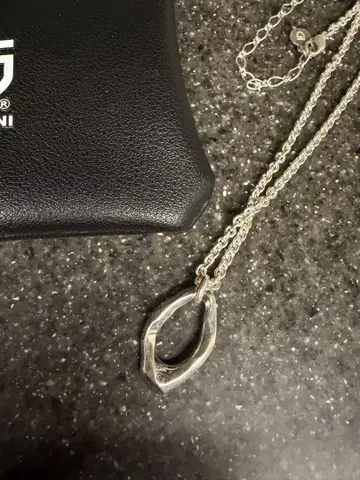 가르니 목걸이