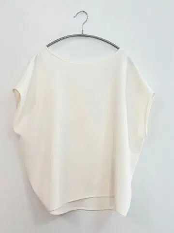 SOEJU 소주 숏 슬리브 코쿤 블라우스 화이트 M