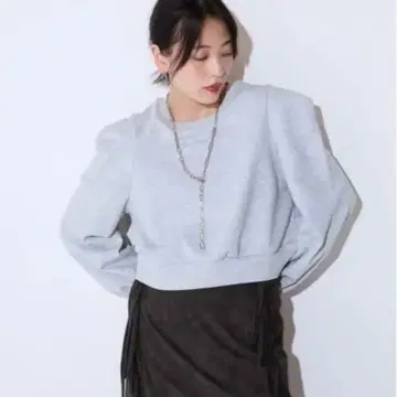 미사용 새상품 지나시스 퍼프 슬리브 트레이닝복 블랙