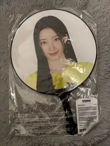 FEARNADA 카즈하 LESSERAFIM 부채 르세라핌