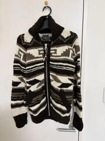 CHAMULA 울 혼방 집업 스웨터