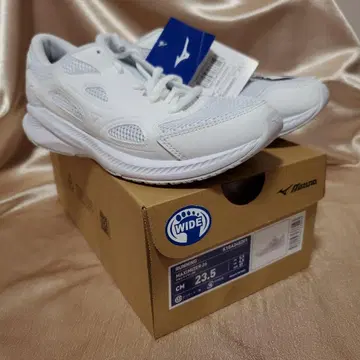[ 새상품 ] Mizuno 러닝화 맥시마이저 26 사이즈 23.5cm