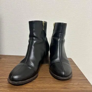 블랙 가죽 숏부츠 중간 힐