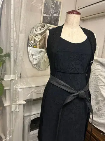 엘레강트한 블랙 가죽 벨트