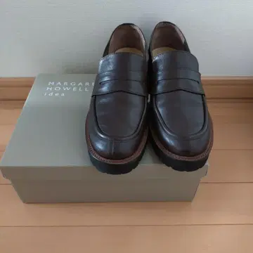 MARGARET HOWELL 브라운 로퍼 24