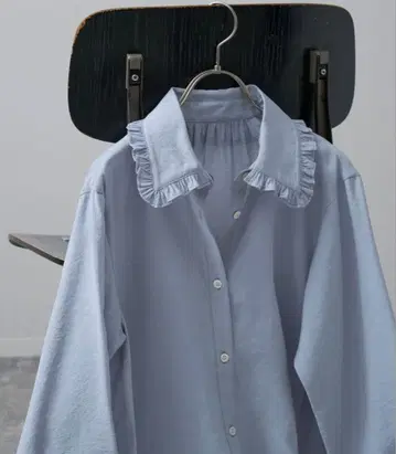 새상품 미개봉 Spick and Span 프릴 칼라 블라우스 색스 블루