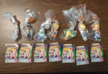 드래곤볼 피규어 스트랩 세트 7개와 카드 7장